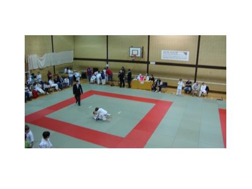 Picture of action at Gloucestershire Junior Open competition